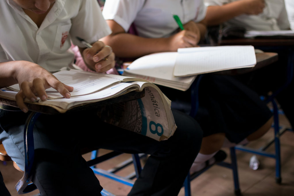 Colegios privados suspenden clases