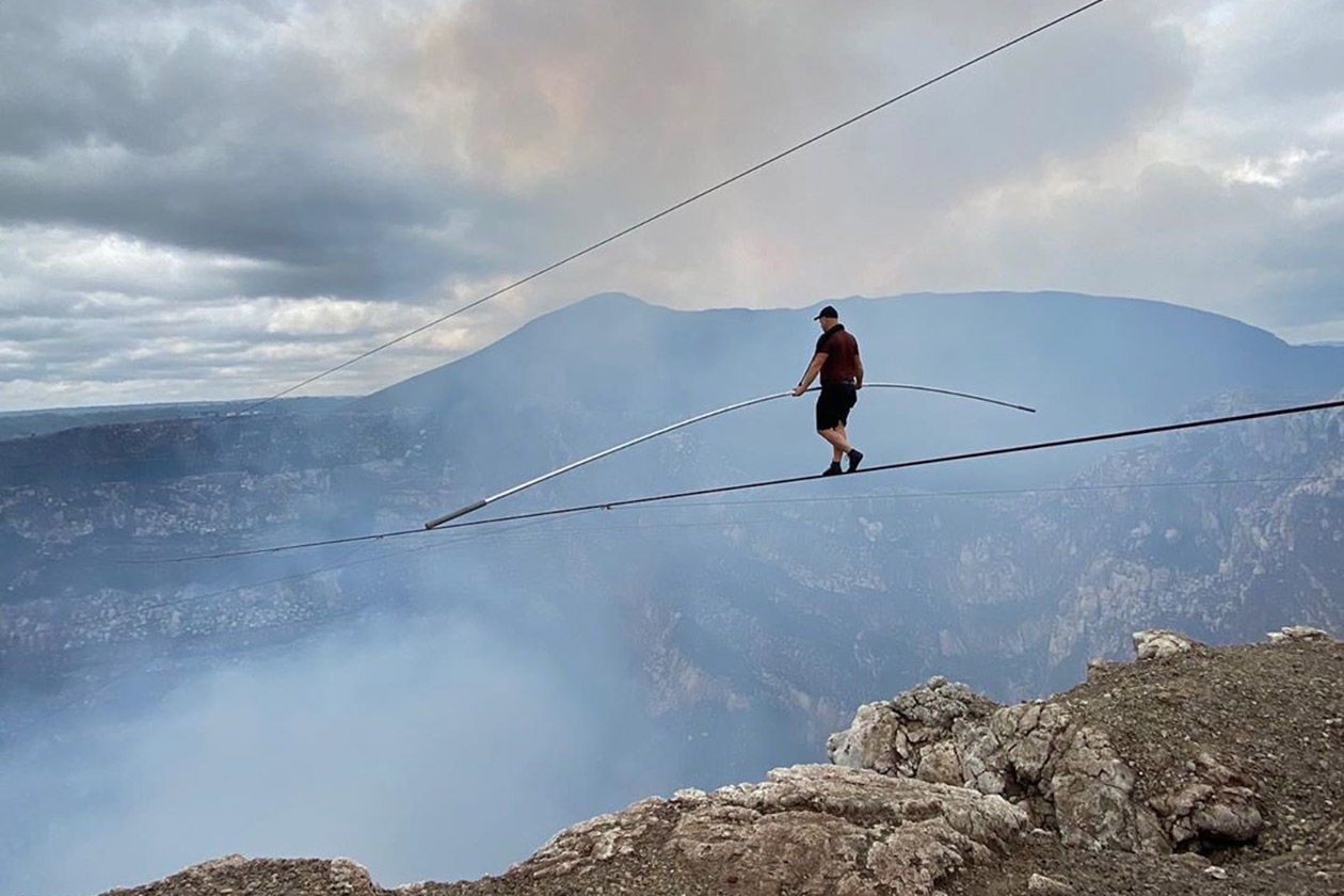 El hombre que cruzará el volcán Masaya